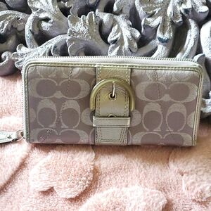 Authentic Coach Wallet Classic C Design